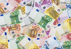 Photo Nebezpečné triky a internet plný peňazí