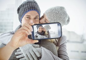 Photo Smartfóny vyčnievajúce z radu