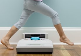 Photo Jarné upratovanie s robotickým vysávačom