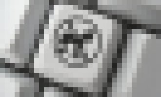 Photo Trójsky kôň útočí na hráčov on-line pokera, vidí im do kariet