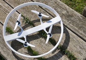 Photo Hra Zyro využíva lietajúce drony ako inteligentné tenisové loptičky