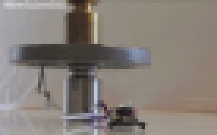 Photo Týmto minirobotom sa nevyrovnáte. μTug utiahne až 2000-násobok svojej hmotnosti