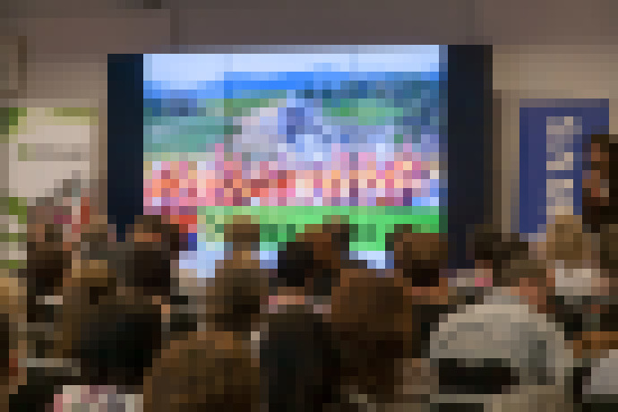 Photo MŠ: Učitelia sa naučia narábať s interaktívnou tabuľou či tabletom