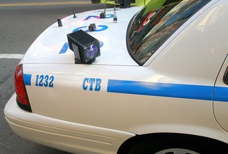 Photo Súkromné sledovacie autá zachytávajú poznávacie značky automobilov okolo seba a informácie o nich poskytujú polícii