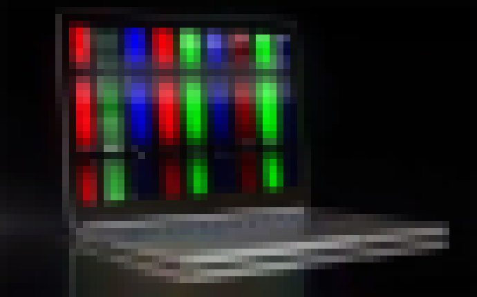 Photo Chromebook Pixel od Google sa podobá na MacBook Pro 