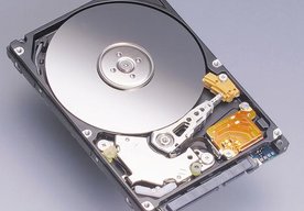 Photo Pevné disky čaká tento rok pokles predajov aj cien. Prežijú optické mechaniky?