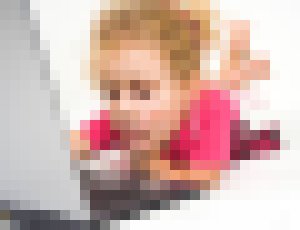 Photo Internet: Tretina detí četuje s cudzími ľuďmi