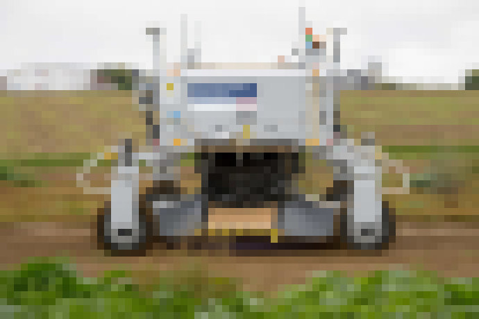 Photo Umelá inteligencia nahradí herbicídy. Sama rozozná burinu a šetrne ju odstráni