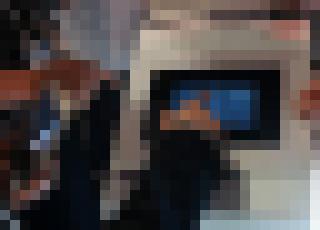 Photo CES 2016: „Textúrovaný“ dotykový displej NeoSense. Tlačidlá získajú haptickú spätnú väzbu 