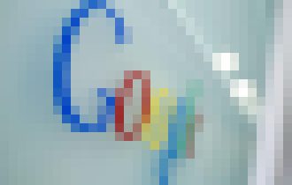 Photo Google experimentuje s farbami pri vyhľadávaní. Namiesto modrej bude čierna? 