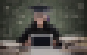 Photo Počítač či tablet pre študenta za vysvedčenie