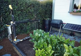 Photo Koniec hrdlačenia na záhrade. Robotický farmár FarmBot ukazuje budúcnosť poľnohospodárstva