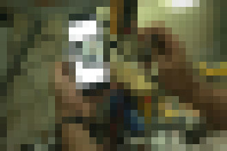 Photo Neviditeľnú obrazovku telefónu ukážu len špeciálne okuliare