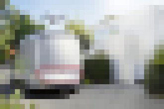 Photo Mercedes predstavil bizarné dodávkové auto vybavené doručovacím dronom