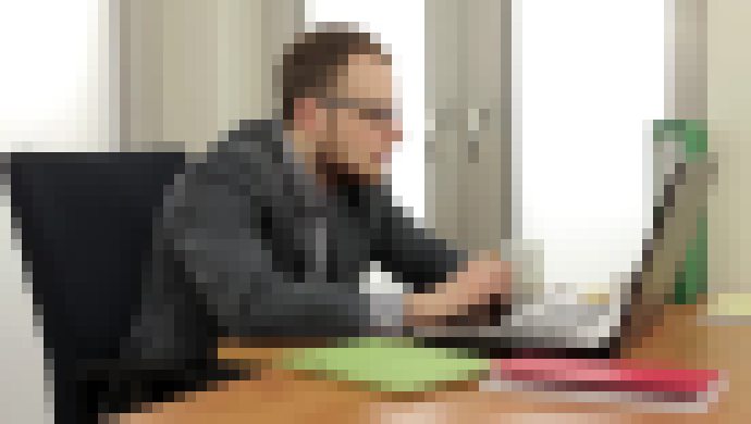 Photo Na kompenzáciu škodlivých účinkov sedenia pri počítači treba hodinu cvičiť 