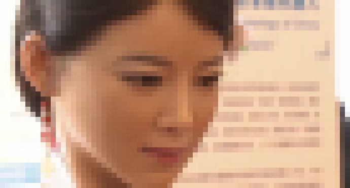 Photo Na konferencii boli humanoidné roboty neuveriteľne podobné ľuďom. Rozumeli reči a rozpoznávali mimiku tváre