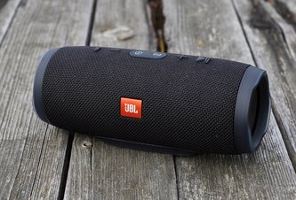 Photo Recenzia: JBL Charge 3 - reproduktor, ktorý sa vie potápať
