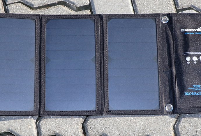 Photo Blitz Wolf: Solárna nabíjačka