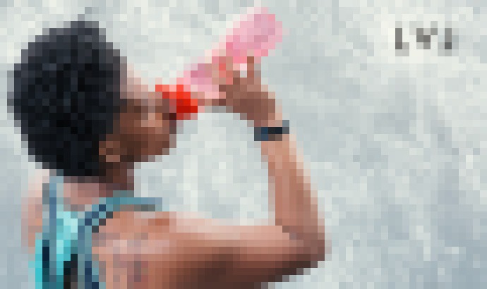 Photo Náramok LVL na monitorovanie hydratácie tela postráži váš pitný režim 