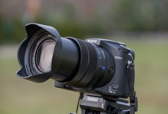 Photo Sony Cyber-shot DSC - RX10 III: Univerzálny rýchlik foto/video v tretej generácii