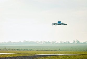Photo Amazon uskutočnil prvú dodávku tovaru plne autonómnym dronom
