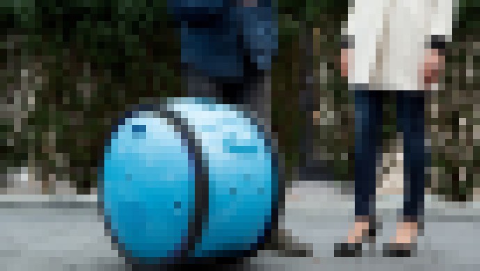 Photo Koniec ťahaniu ťažkých nákupných tašiek. Nákladný robot Gita ich odnesie za vás  