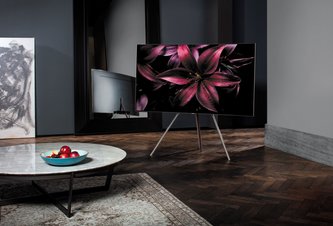 Photo Samsung predstavil nové televízory QLED TV. S dreveným rámom vyzerá ako obraz na stene. 