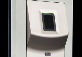 Photo Novú prístupovú jednotku 2N® Access Unit Fingerprint Reader nemožno oklamať. Akceptuje len skutočný odtlačok prstu