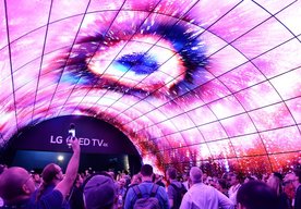 Photo  LG display mieri OLED technológiou na trh luxusných televízorov