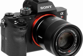 Photo Nový plnoformátový fotoaparát s výnimočnými objektívmi, Sony α7R III, prináša špičkovú kombináciu rozlíšenia a rýchlosti 