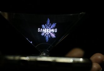 Photo Samsung spríjemňuje chvíle cestujúcim na jeho vianočných zastávkach