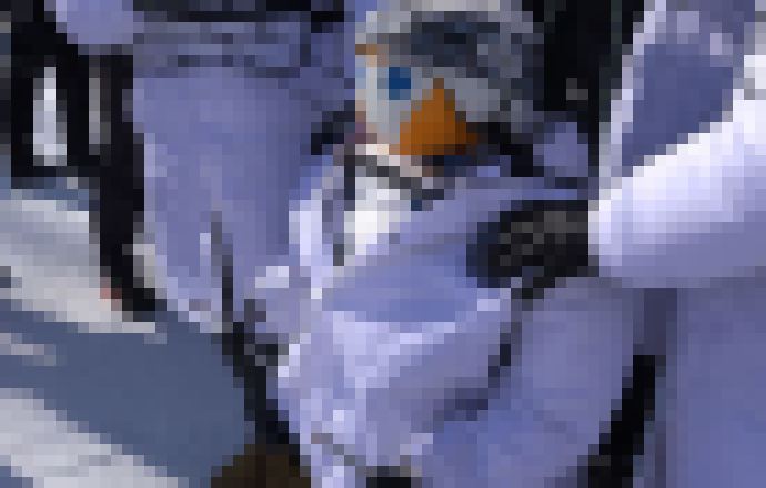 Photo Video: Počas olympiády súťažili na lyžiarskom svahu aj roboti. Nešlo im to veľmi slávne