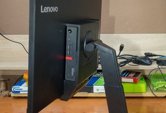 Photo Videorecenzia: Ako spratať desktop do monitora - Lenovo ThinkCentre M710q 