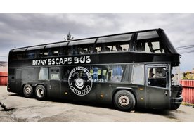 Photo Fanúšikovia hier pozor: Prichádza Divný bus do Bratislavy