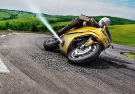 Photo Bosch vymyslel spôsob, ako zabrániť pádu z motocykla pri šmyku