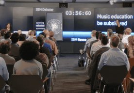 Photo Video: Umelá inteligencia od IBM debatuje na odborné témy