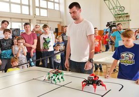 Photo Na Fakulte elektrotechniky a informatiky v Bratislave sa uskutočnil už 19. ročník medzinárodnej súťaže robotov Istrobot
