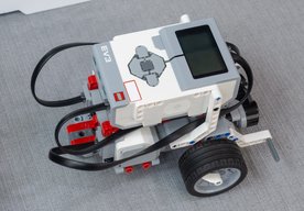 Photo Lego Mindstorms EV3: Staviame robotický podvozok