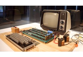 Photo Funkčný počítač Apple-1 z roku 1976 má dnes cenu super luxusného auta
