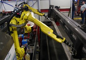 Photo Tohtoročný IFR World Robotics Report uvádza  114 % nárast predaja priemyselných robotov za posledných 5 rokov