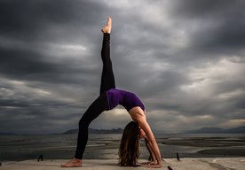 Photo Inteligentné oblečenie na jogu vám vďaka senzorom povie, či máte správnu pozíciu