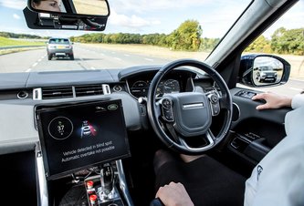 Photo Zavedenie autonómnych vozidiel brzdia spotrebitelia