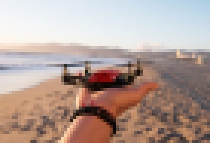 Photo Miniatúrny dron UDrone môžete ovládať myšlienkami a gestami 