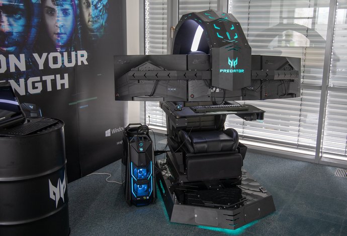 Photo Recenzia: Acer Predator Thronos - Futuristický kokpit pre ultimátnych hráčov
