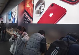Photo Dvaja vysokoškoláci spôsobili Applu takmer milióndolárovú škodu výmenou sfalšovaných iPhonov za pravé 