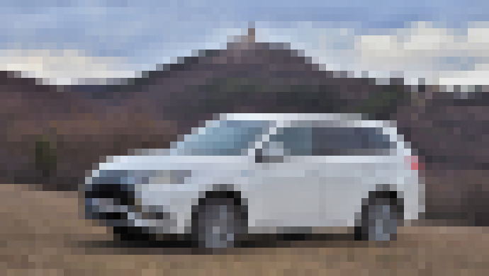Photo Mitsubishi Outlander Plug-in Hybrid 2019: Evolúcia od podlahy