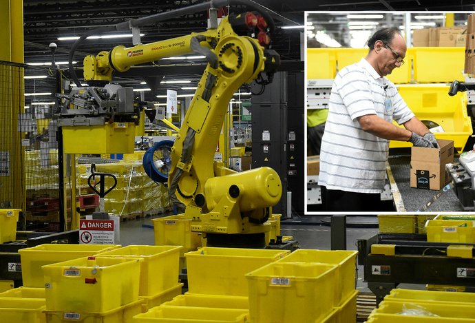Photo Amazon nahradí zamestnancov na balenie tovaru robotmi. Sú omnoho rýchlejší ako ľudia a nepotrebujú dovolenku