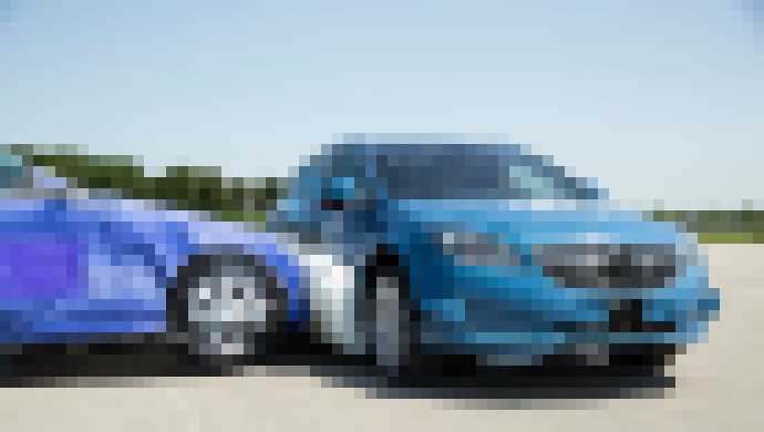 Photo Auto s vonkajším airbagom ochráni nielen cestujúcich, ale aj karosériu pred škrabancami