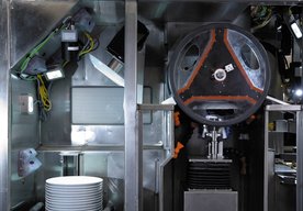 Photo Prvý robot na umývanie riadu dokáže umyť naraz 100 tanierov