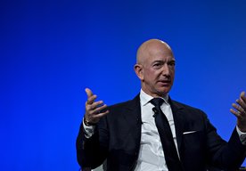 Photo Jeff Bezos / Amazon: Znečisťujúce priemyselné odvetvia treba presunúť do vesmíru 